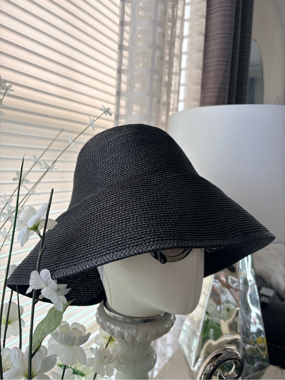 VTG Black Polypropylene Straw Flip Brim Hat